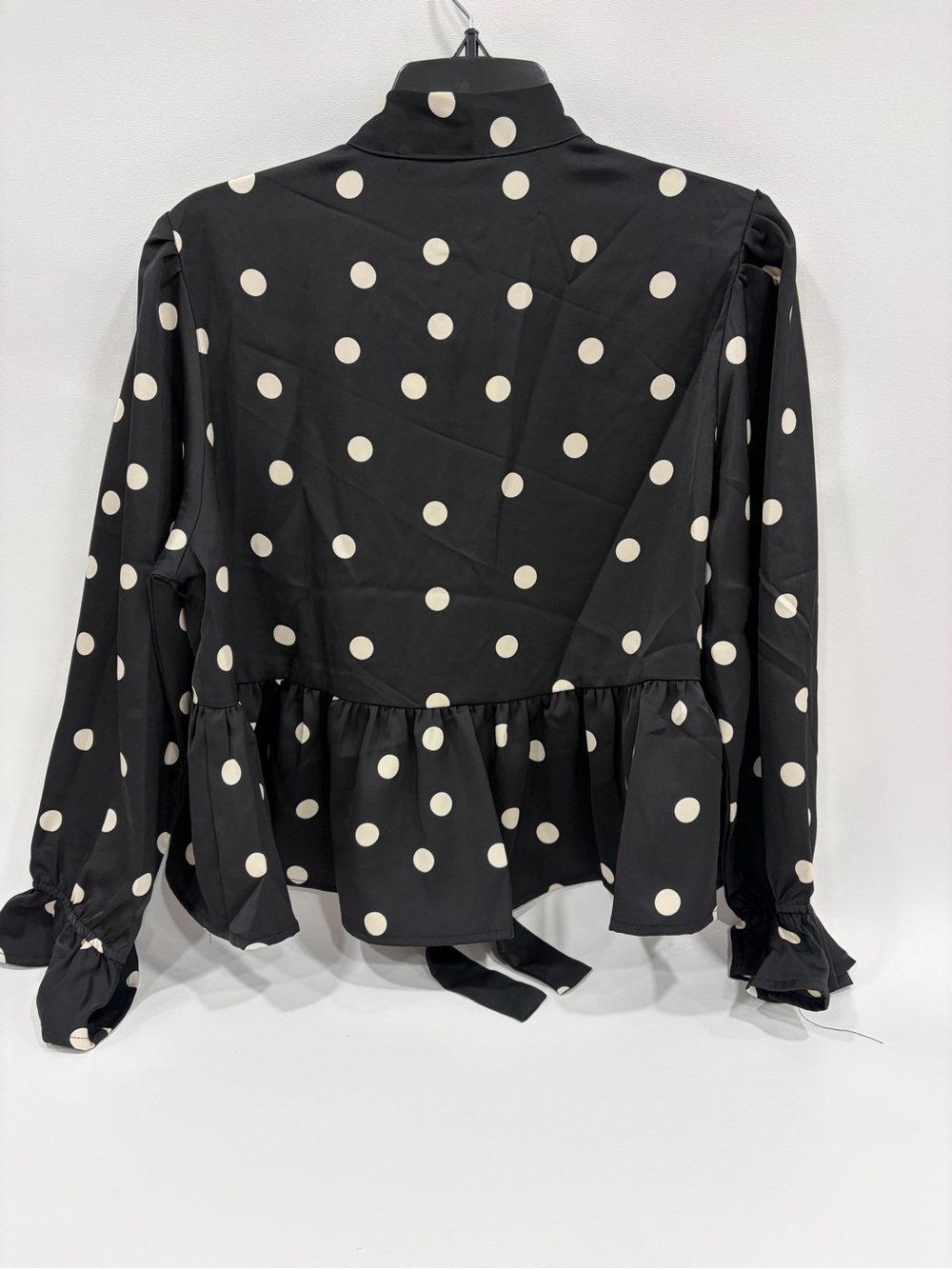 NWT En Saison Floretta Playful Polka
Dots Long Sleeve Bow Tie Blouse - Picture 4 of 7